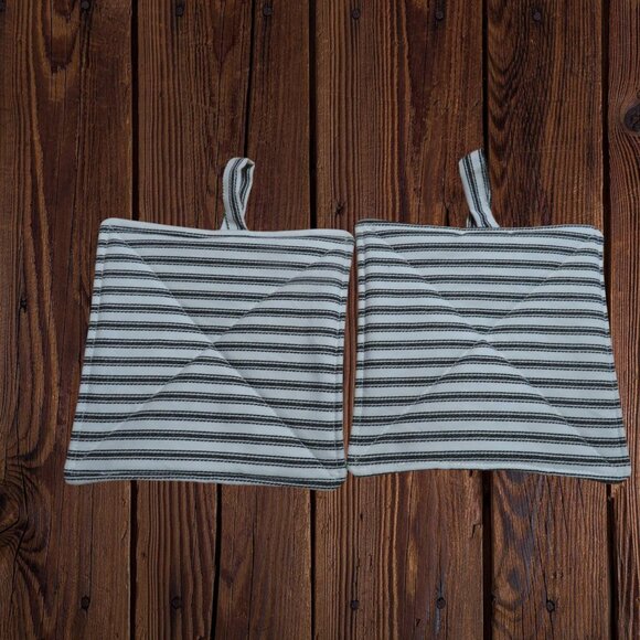 Handmade Potholder, Set of 2, Reversible Farm and White and Black Ticking - Picture 2 of 6